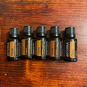 Clove essential oil